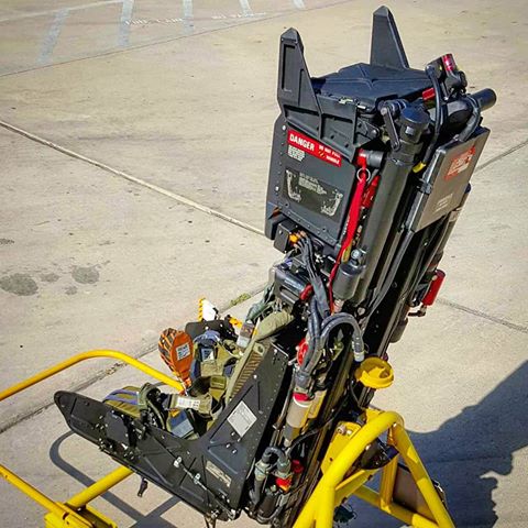 Quickboost 1/48 F-14D Ejection Seats with safety belts # 48287 
