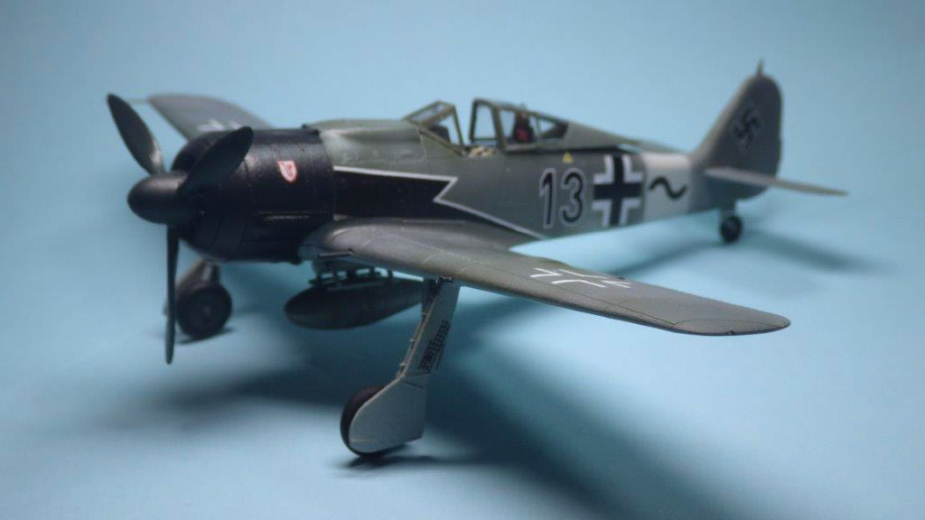 Eduard 7430 1/72 Focke-Wulf Fw 190 A-8/R2 Weekend model kit 