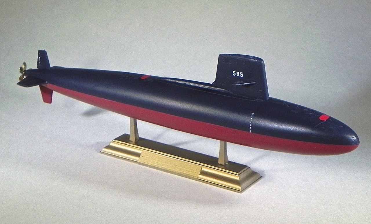 MikroMir Models 1/350 U.S.S SSN-585 AMERICAN NUCLEAR SUBMARINE SKIPJACK