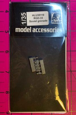 Hauler 1-35 RGD-33 Package Front