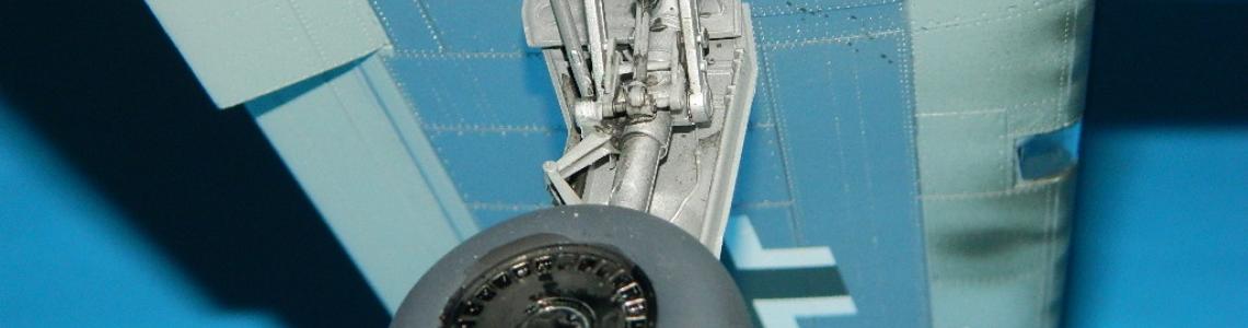 Left Gear, Wheel & Tire Detail
