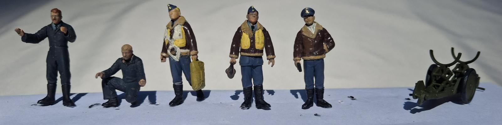 Pilot/crew figures