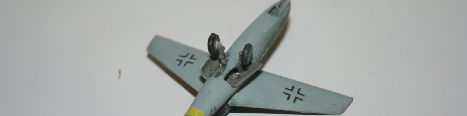 Finished model of He-162D 