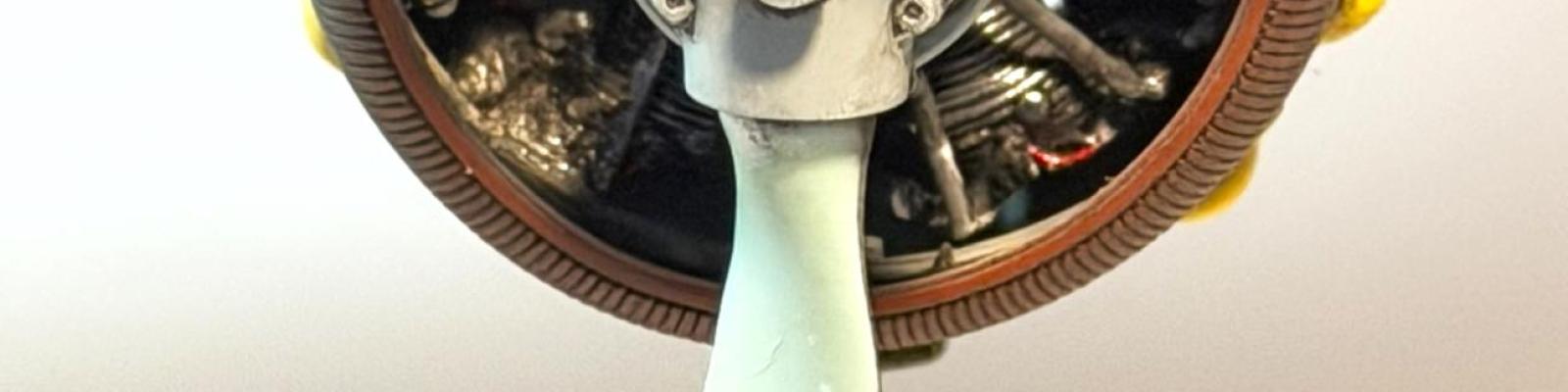 closeup of hub and spinner