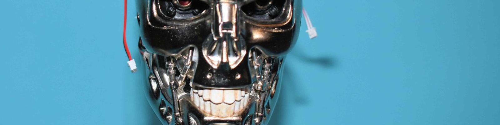 Head with teeth 