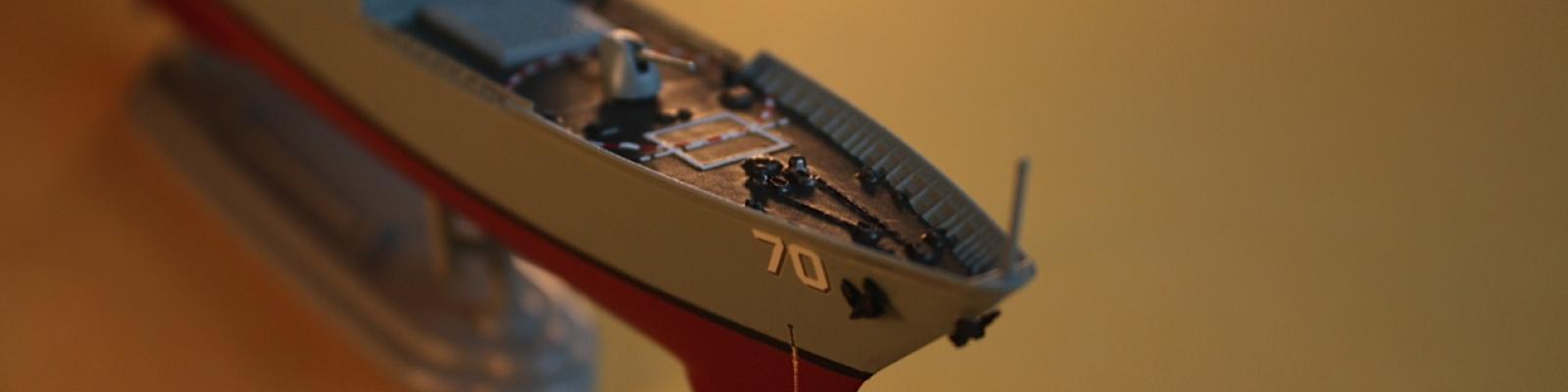 Bow detail