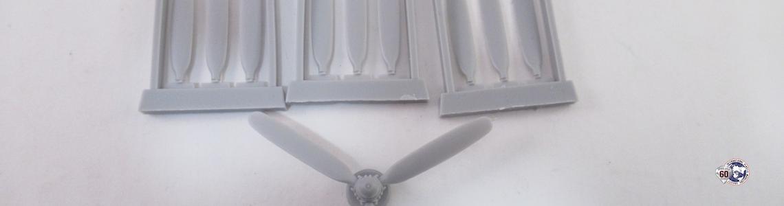 QB 48 948 B-17G Props Contents