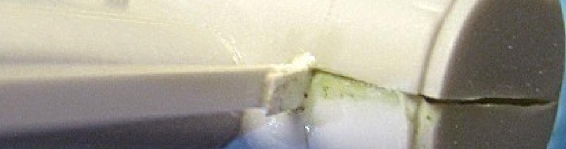 Assembling engine nacelles