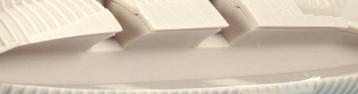 Landing pod housing gaps