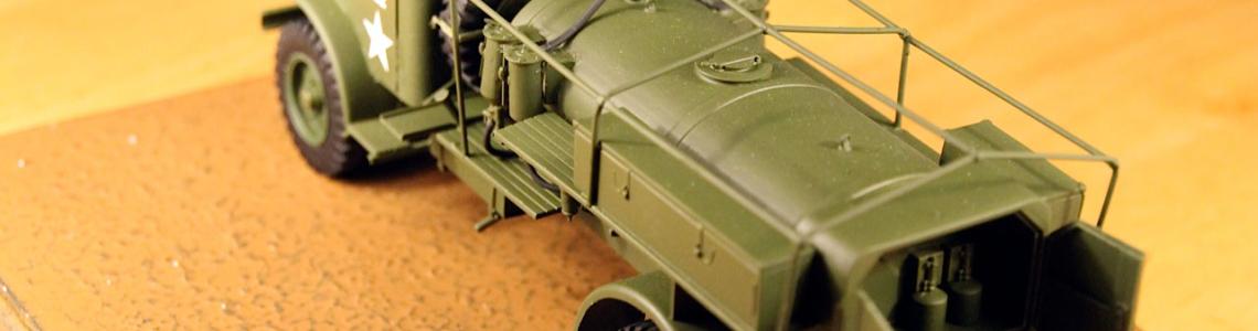 Left-rear view of vehicle