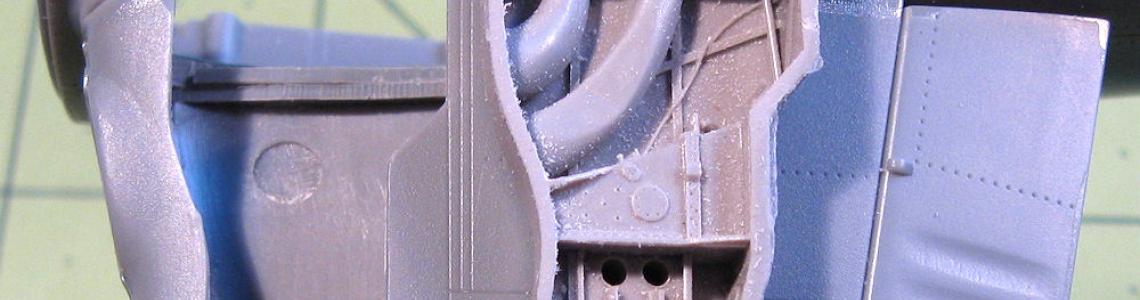 Photo 5 - kit and resin wheel well comparison