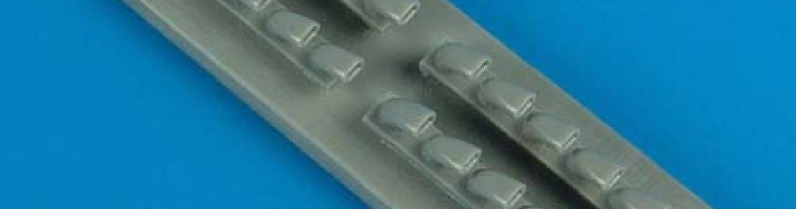 Parts in kitset on pour blocks