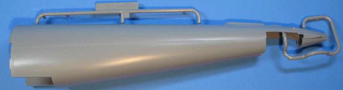 Side view of the aft section of the fuselage illustrating the 1-piece molding with no seam lines.