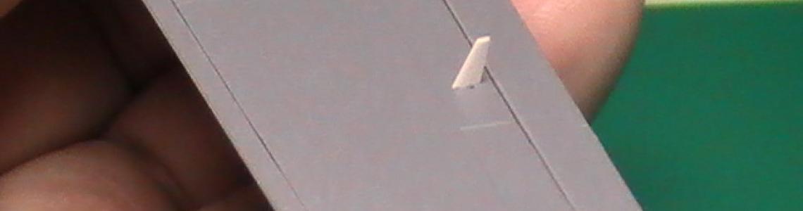 20 - Lower Wing Antenna